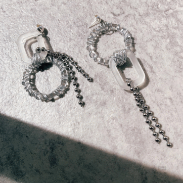 ●●●ピアス